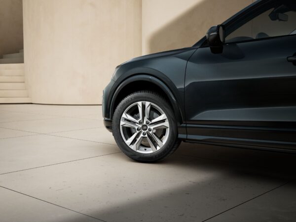 audi q2 advanced ruedas heyrenting