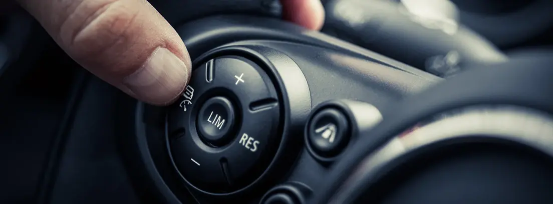 como funciona el control de crucero adaptativo