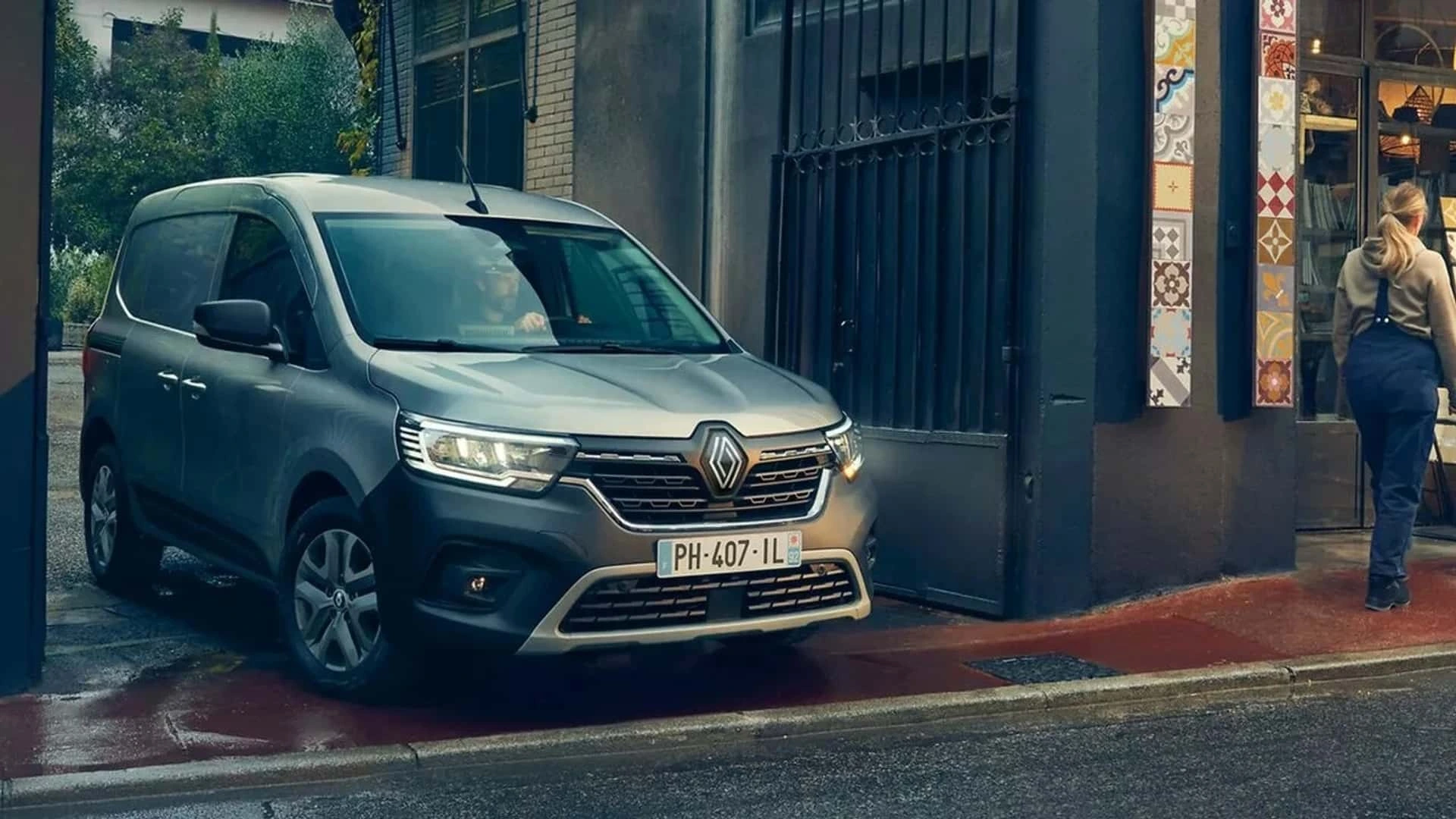 renting renault kangoo