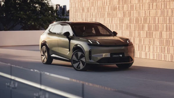 Lynk & Co 08 1.5 PHEV More 2 renting lynk & co 08