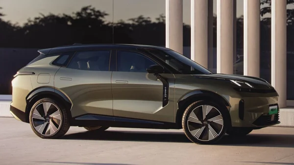 Lynk & Co 08 1.5 PHEV More 3 renting lynk & co 08